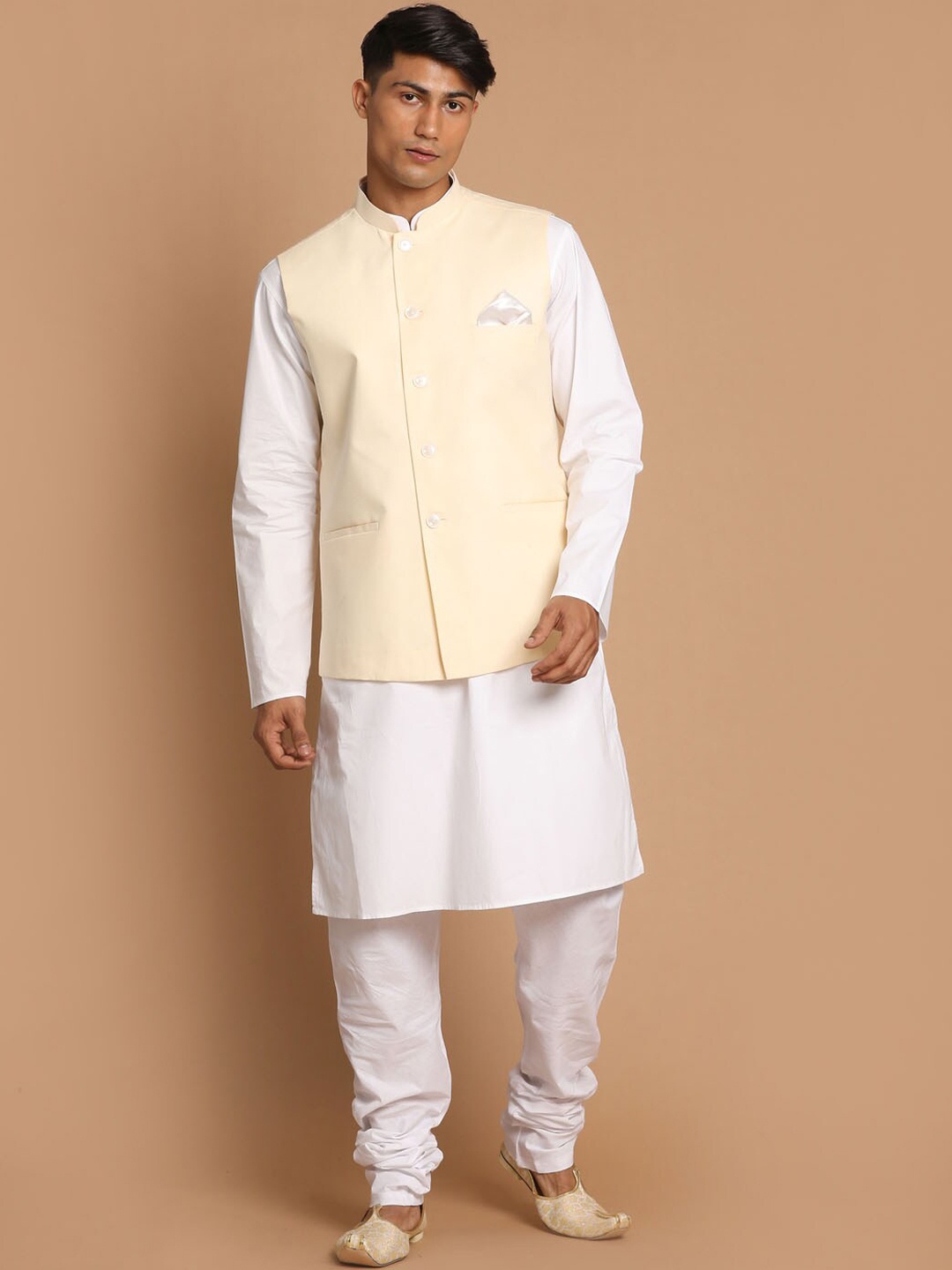 

VASTRAMAY Men White Pleated Pure Cotton Kurta with Pyjamas