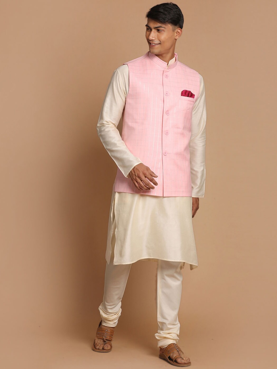 

VASTRAMAY Men Cream-Coloured Layered Kurti with Pyjamas