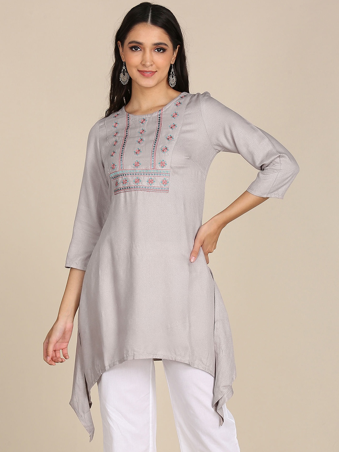 

Karigari Women Grey Ethnic Motifs Yoke Design Flared Sleeves Thread Work Kurta