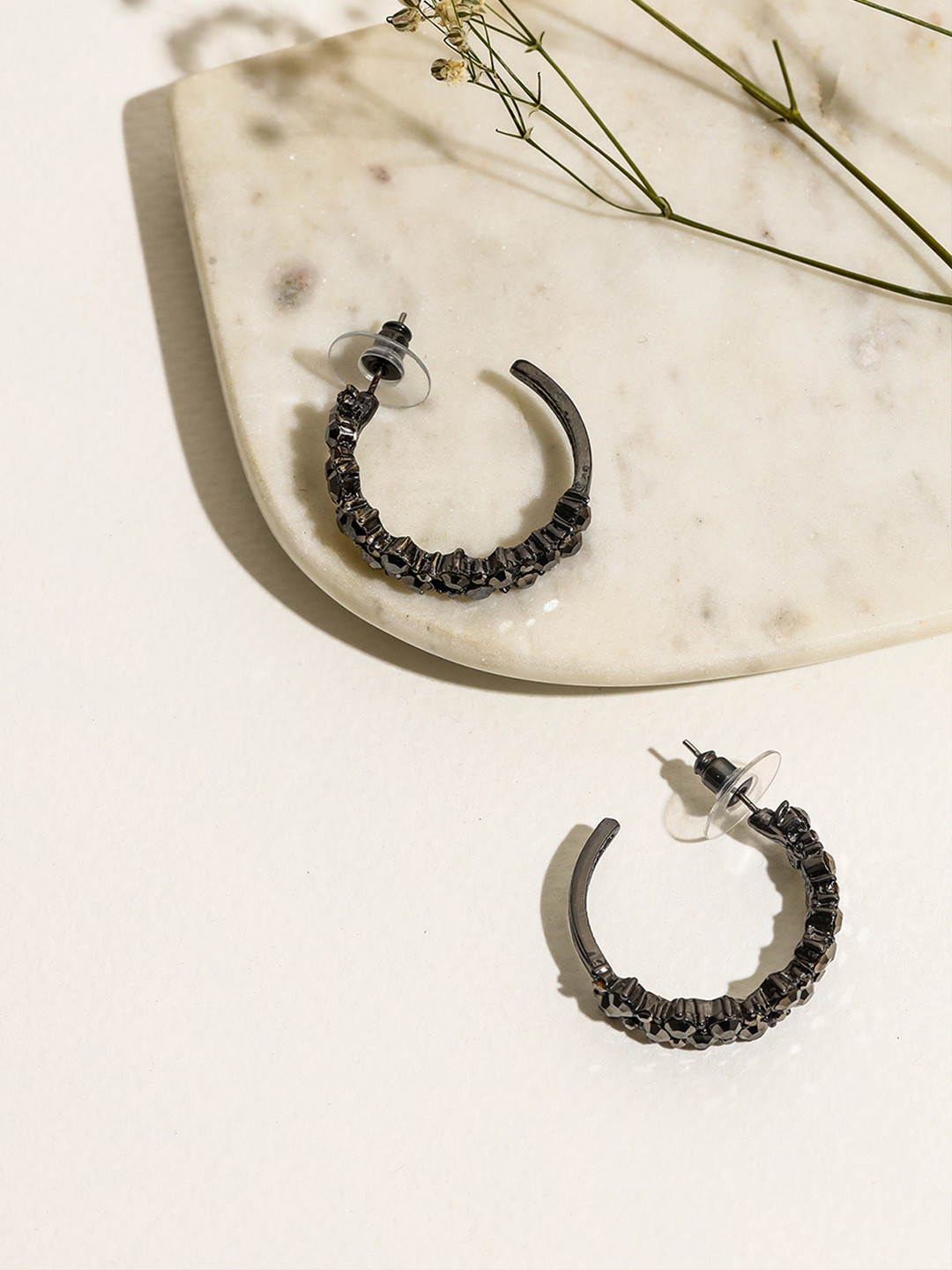 

W Black Circular Half Hoop Earrings