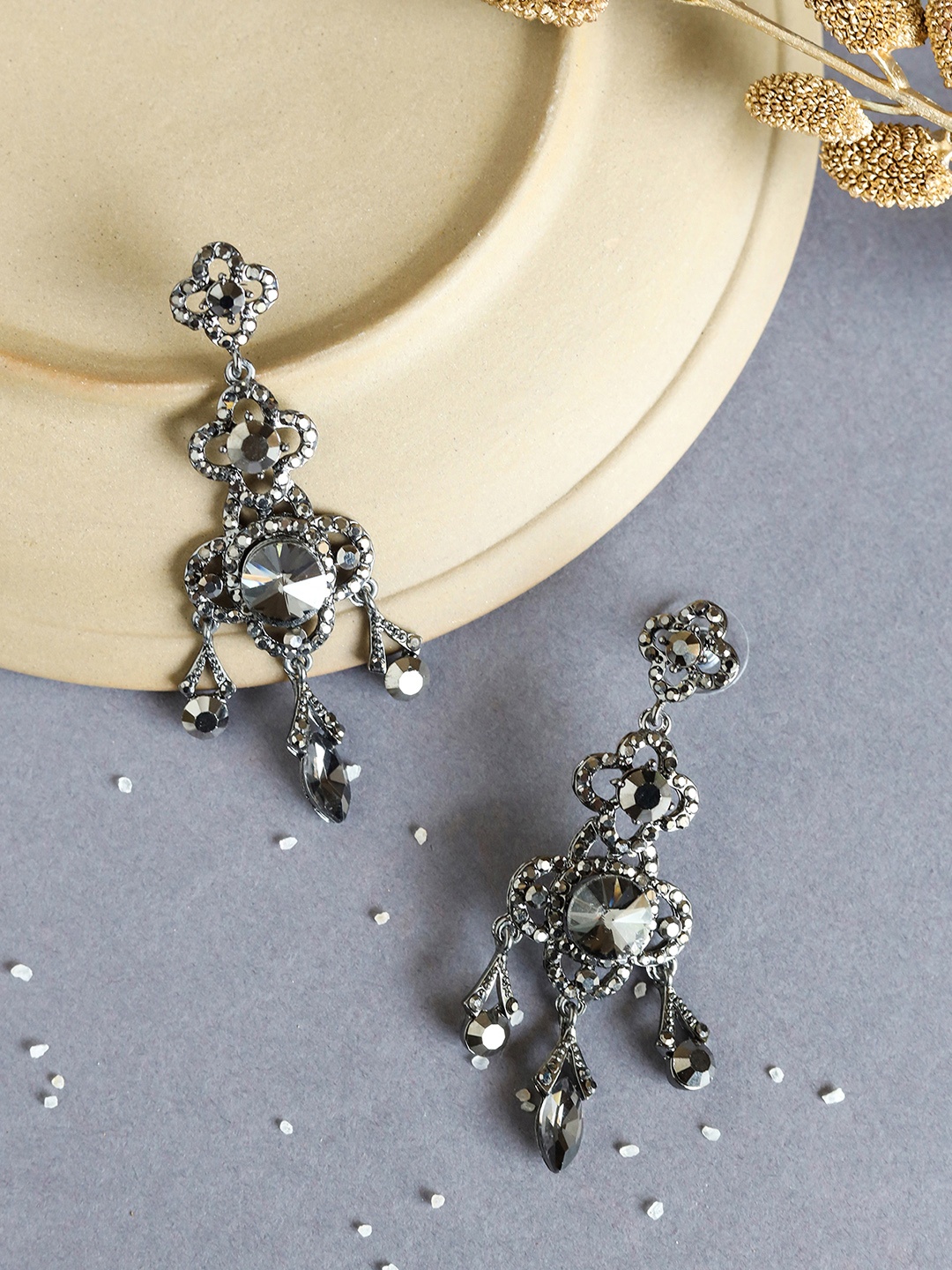 

W Black Contemporary Drop Earrings