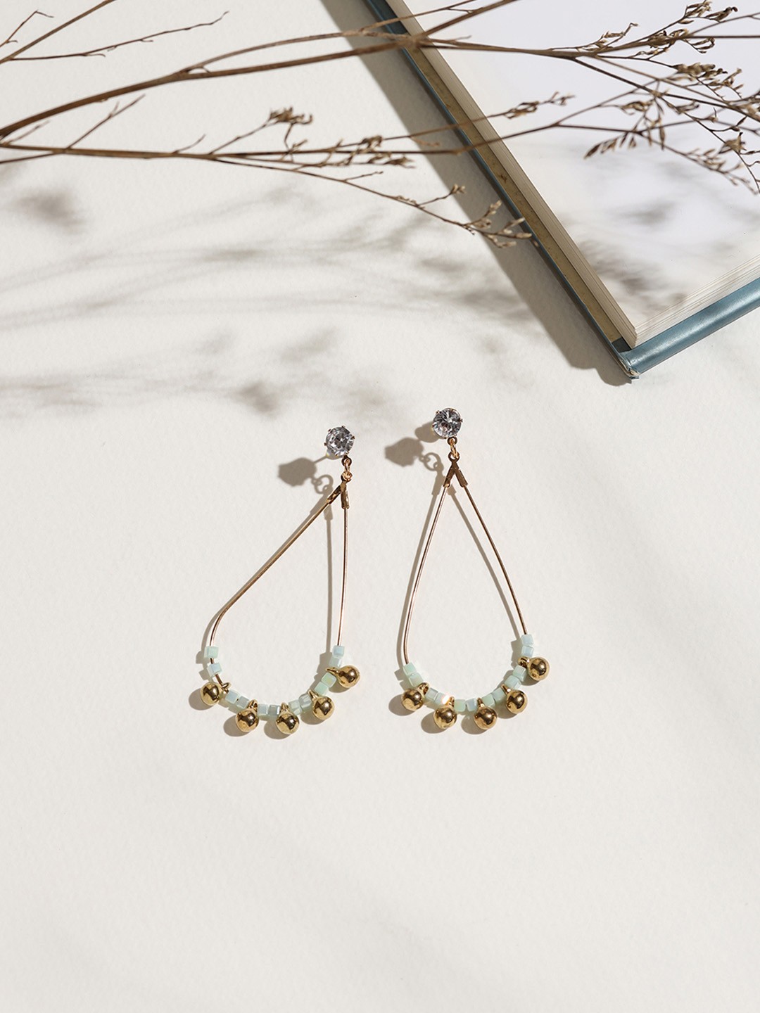 

W Purple Teardrop Shaped Drop Earrings
