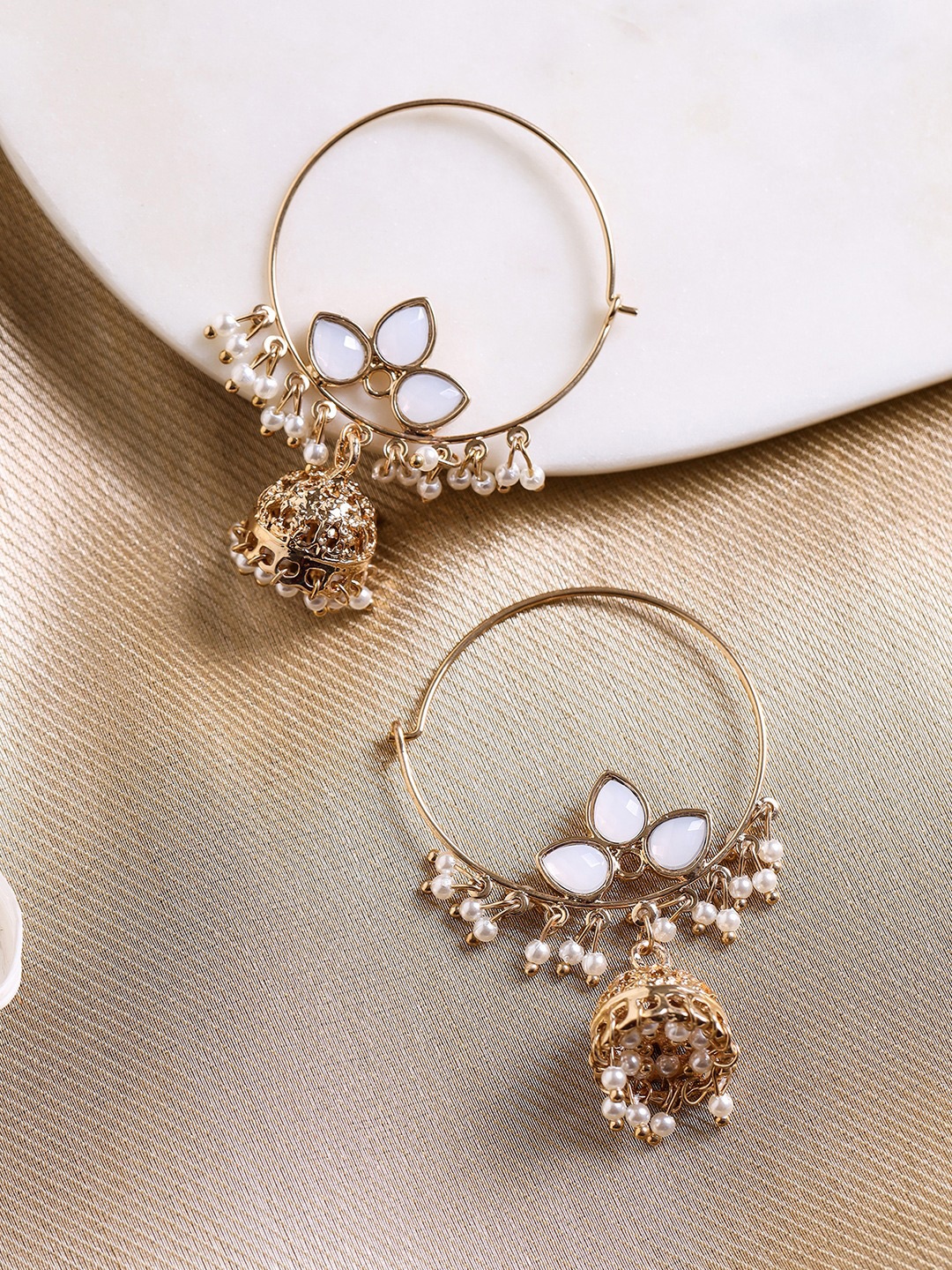 

W White & Gold-Toned Dome Shaped Hoop Earrings