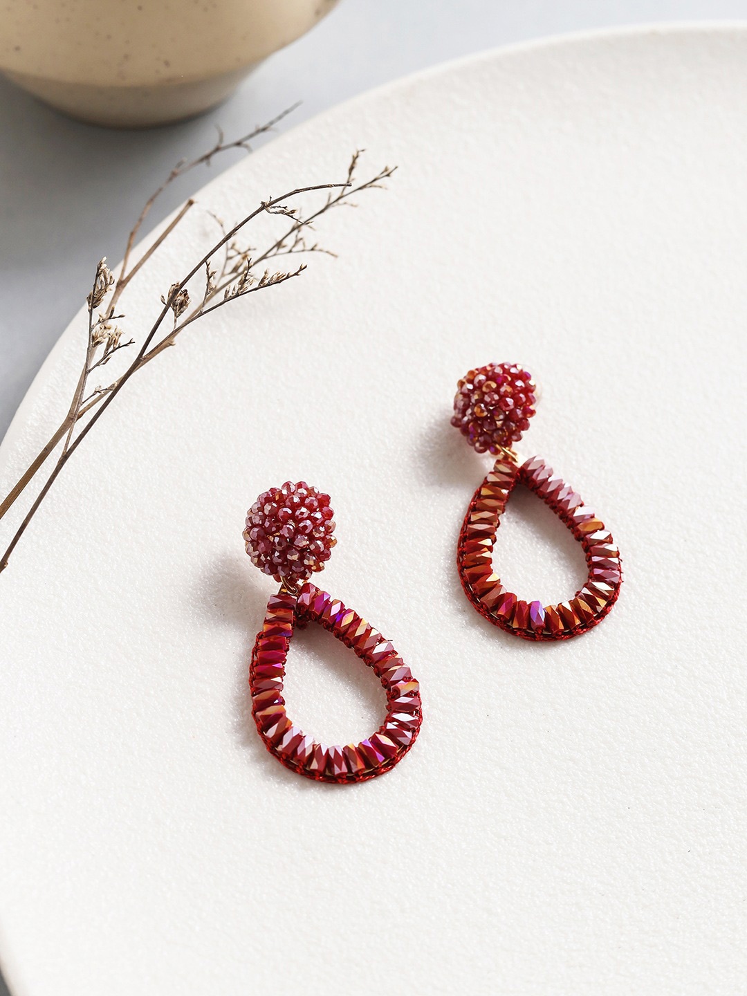

W Red Teardrop Shaped Drop Earrings
