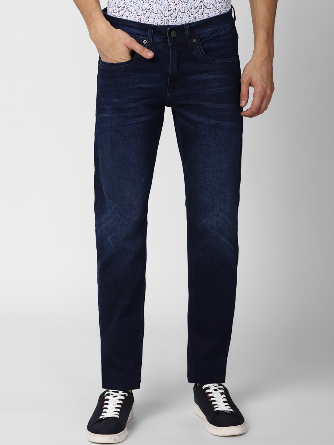 

Peter England Casuals Men Navy Blue Light Fade Jeans