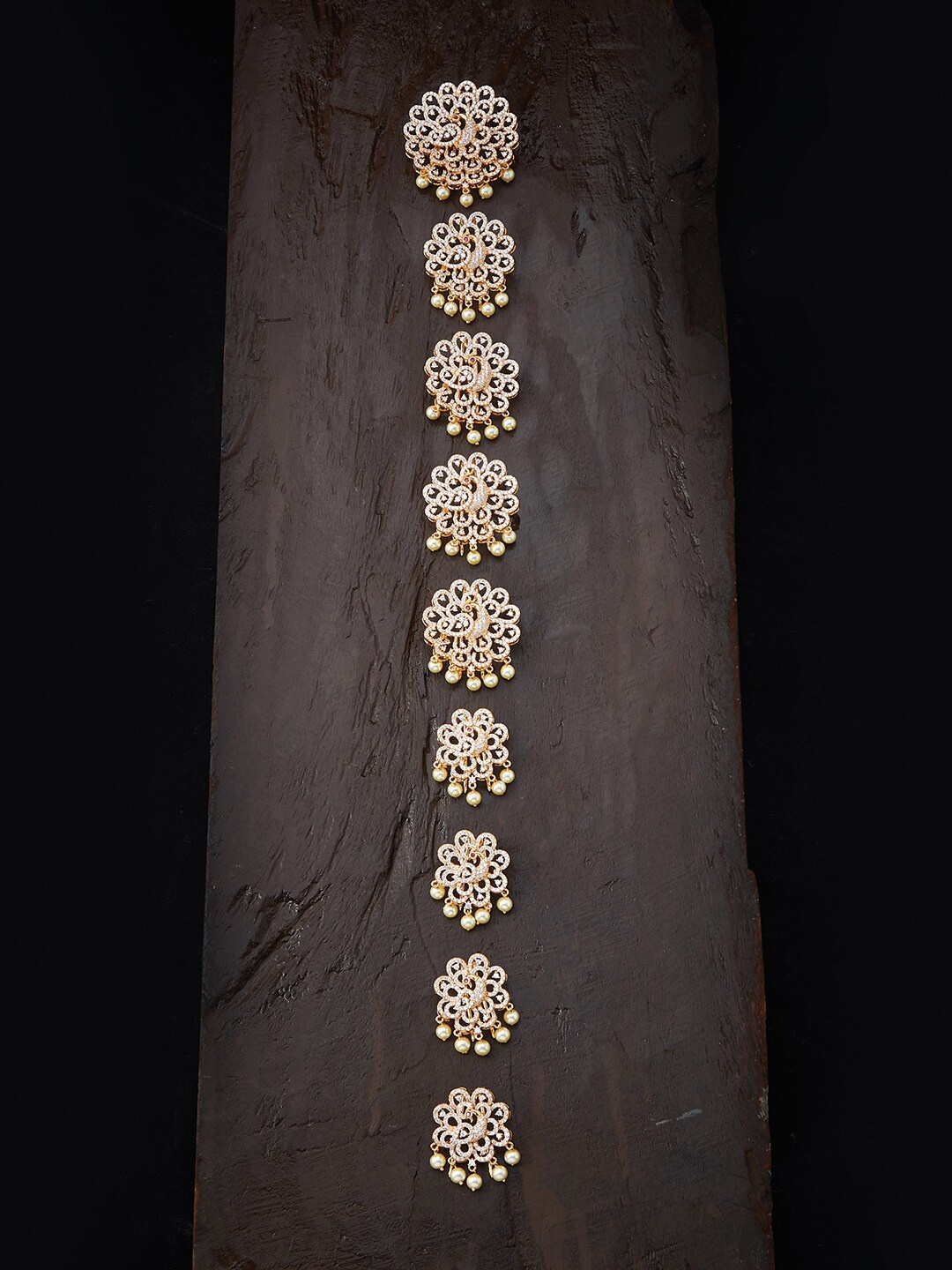 

Kushal's Fashion Jewellery Women Gold-Toned & White Beaded Hair Accessory Set