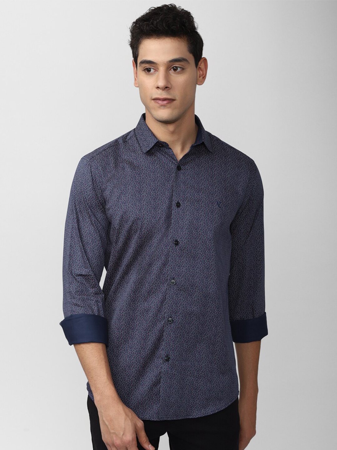 

V Dot Men Navy Blue Slim Fit Printed Casual Shirt
