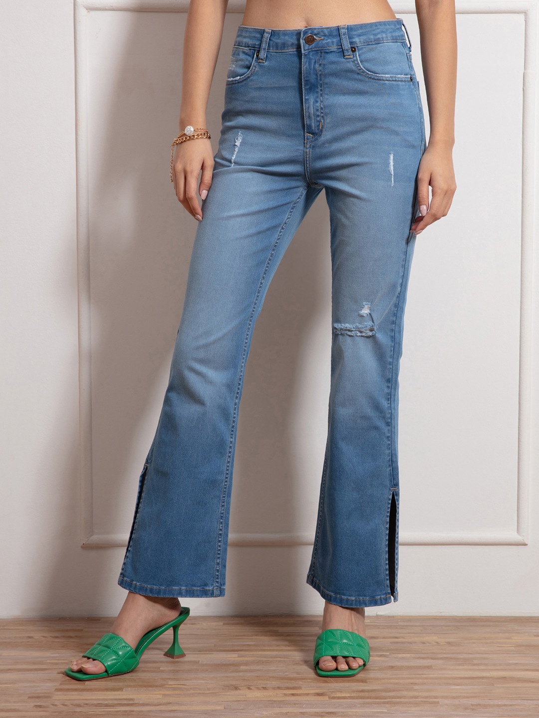 

20Dresses Women Bootcut Blue Mildly Distressed Light Fade Jeans