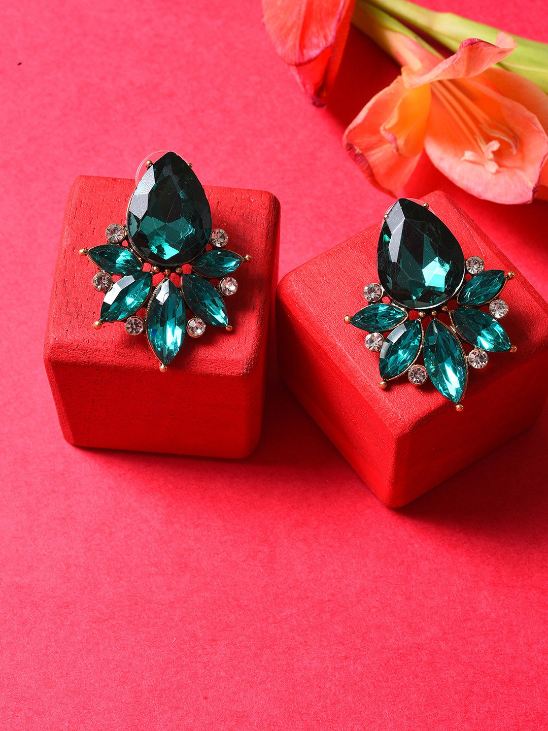 

SOHI Multicoloured Contemporary Studs Earrings, Multi