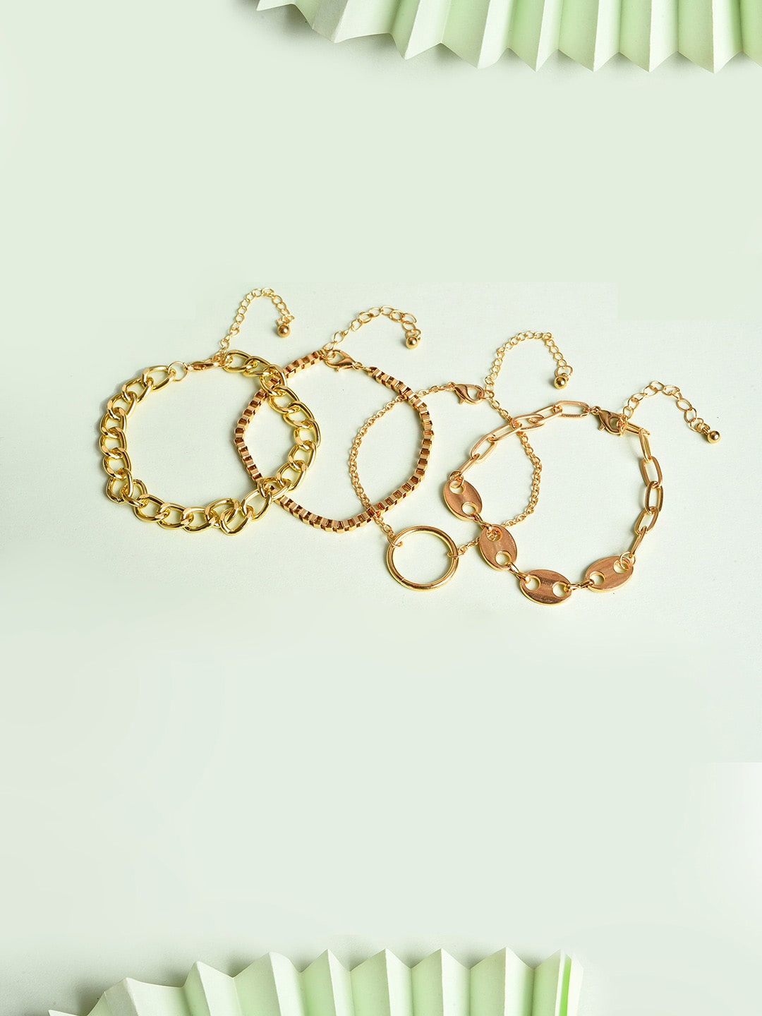 

SOHI Women 4 Gold-Toned Gold-Plated Link Bracelet