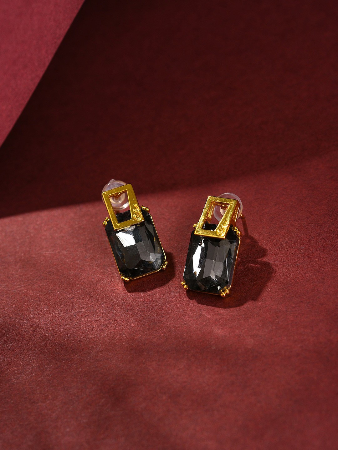 

SOHI Black Contemporary Studs Earrings