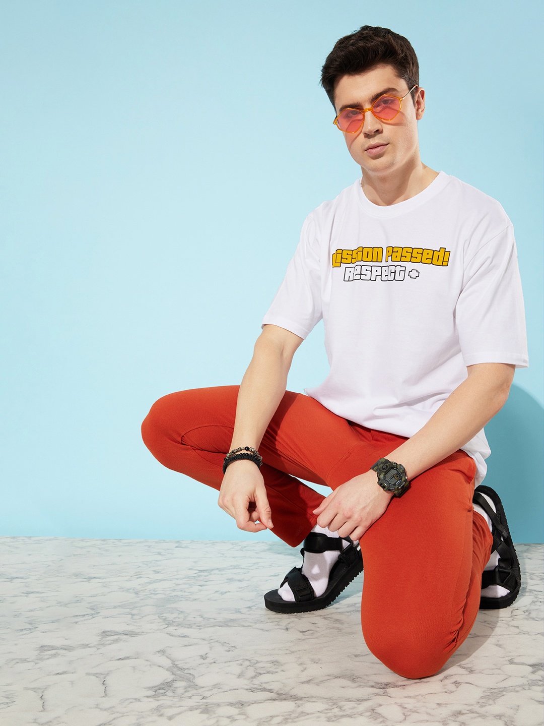 

Difference of Opinion Men White & Mustard Yellow Typography Print Oversized Cotton Tshirt