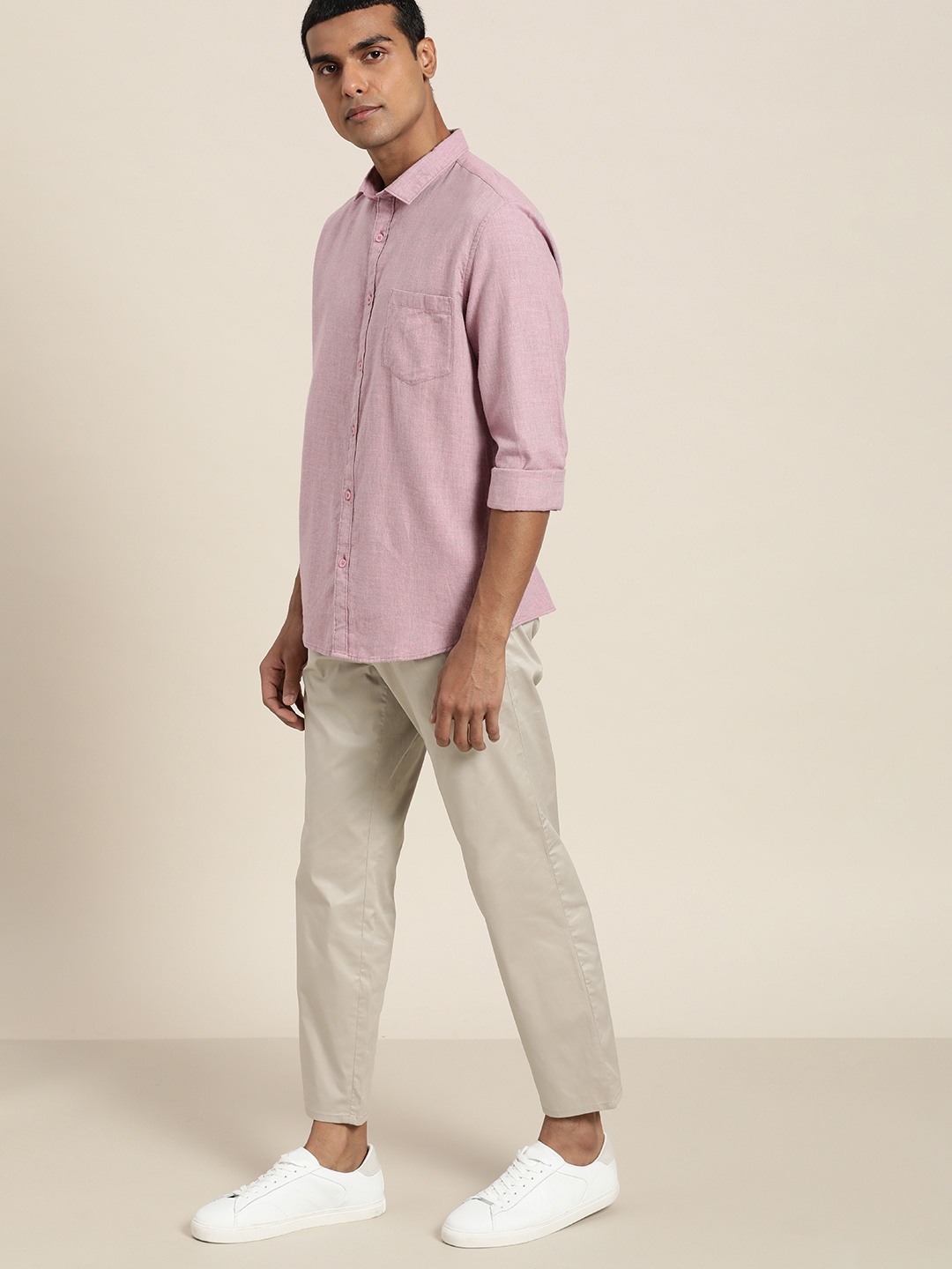 

ether Men Pink Solid Casual Shirt