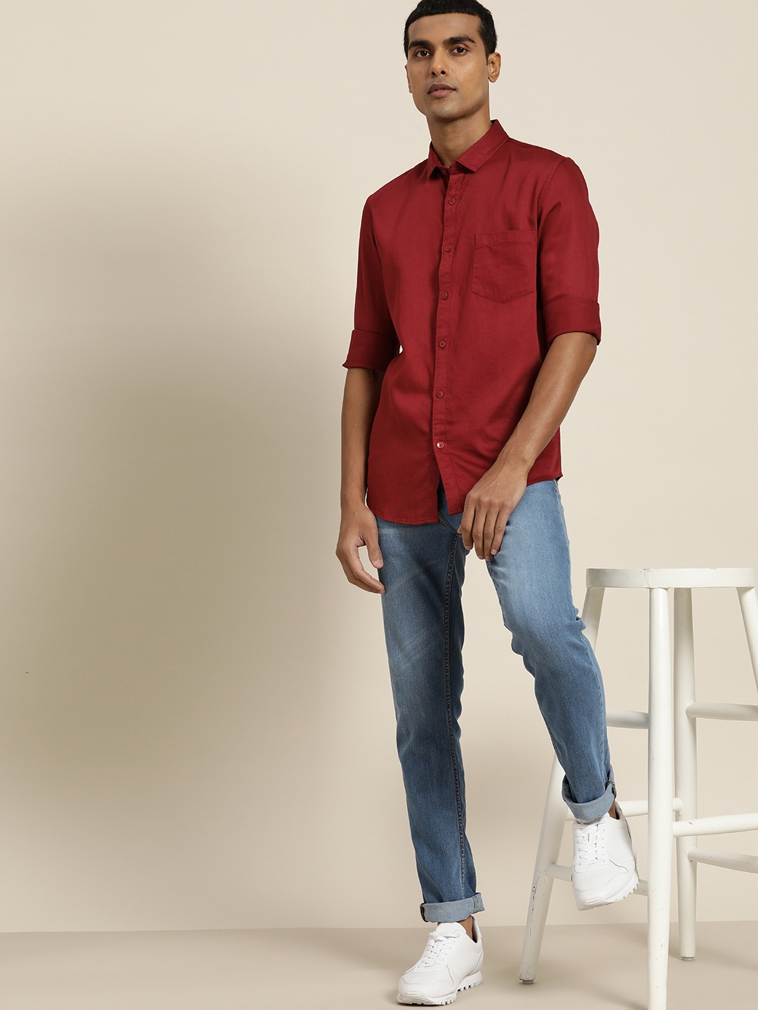 

ether Men Maroon Solid Casual Pure Cotton Shirt