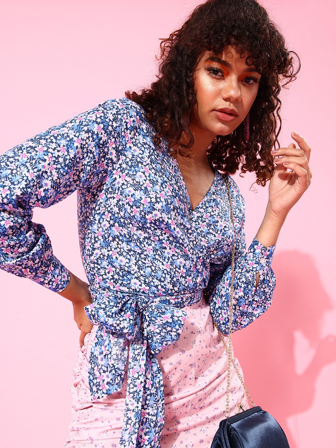 

People Stunning Blue Floral Twist & Knot Top