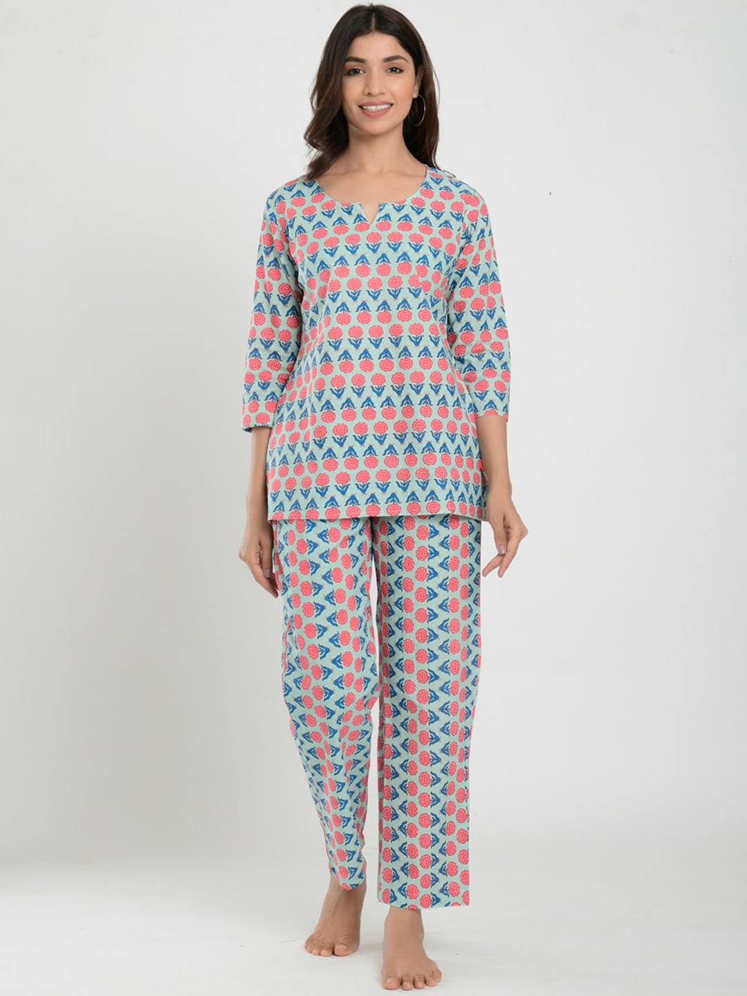 

CRAFIQA Women Blue & Red Printed Night suit