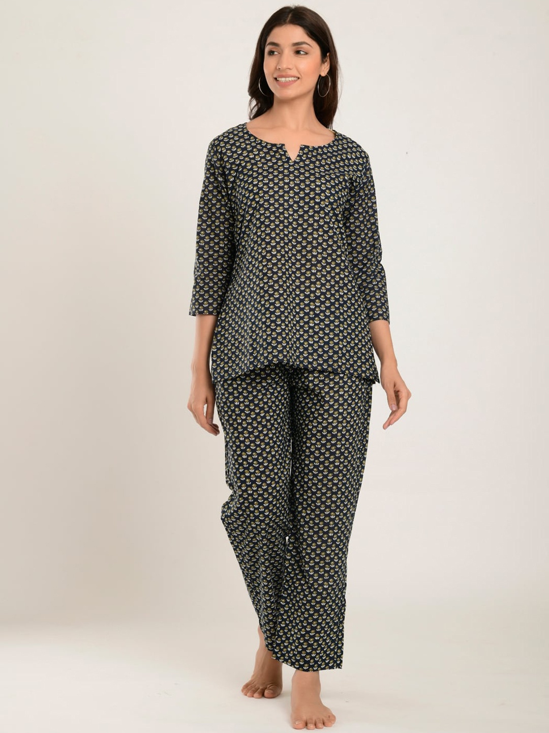 

CRAFIQA Women Blue Printed Night suit
