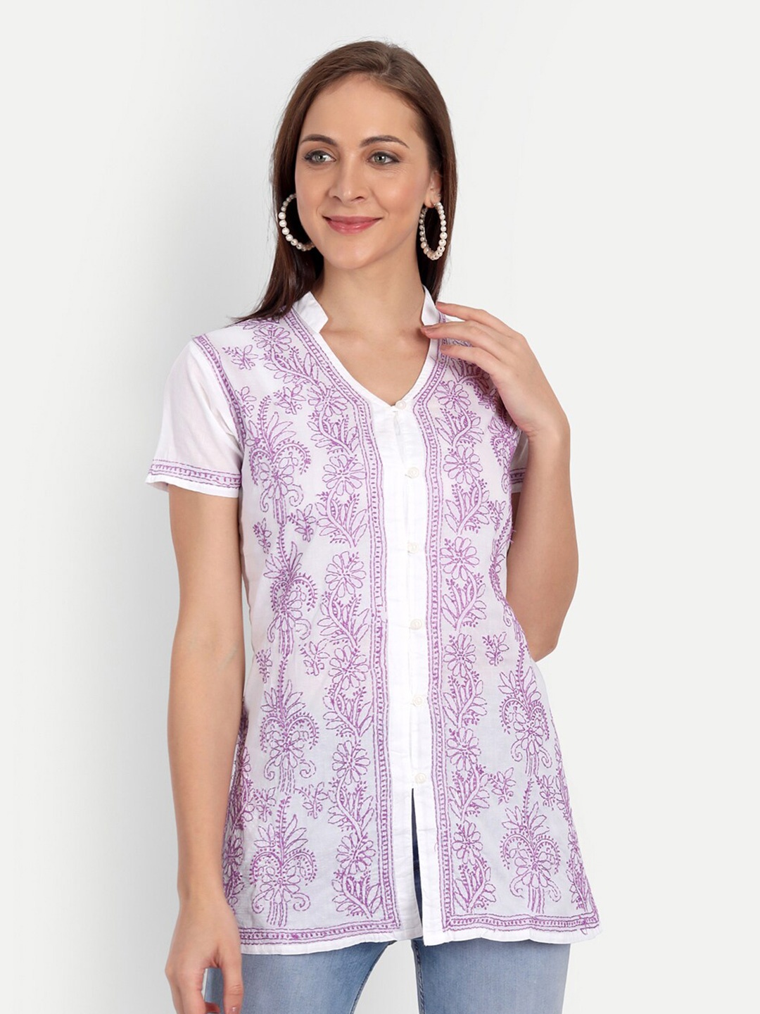 

Indiankala4u Women White Embroidered Chikankari Pure Cotton Top