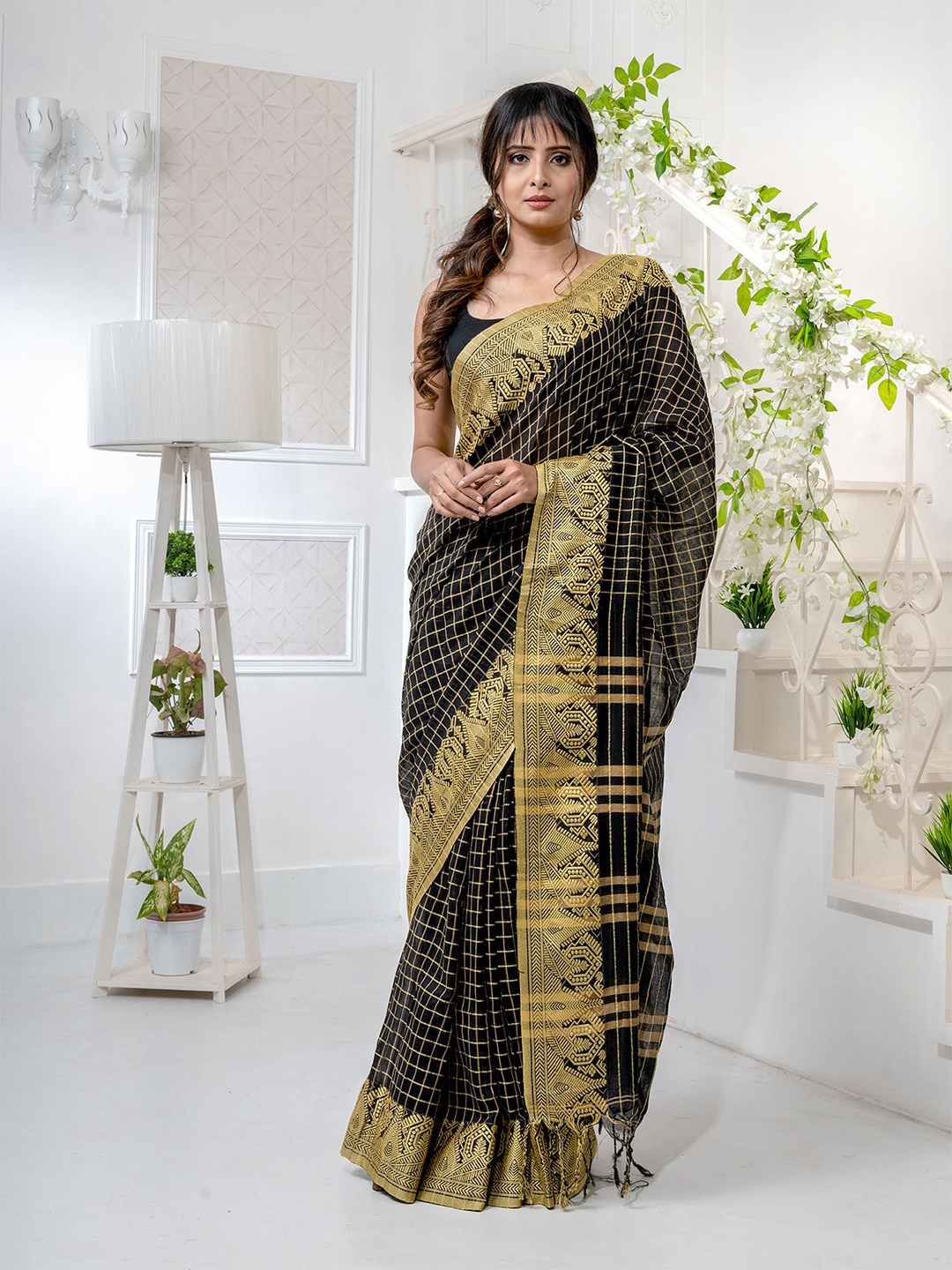 

Charukriti Black & Gold-Toned Woven Design Pure Cotton Saree