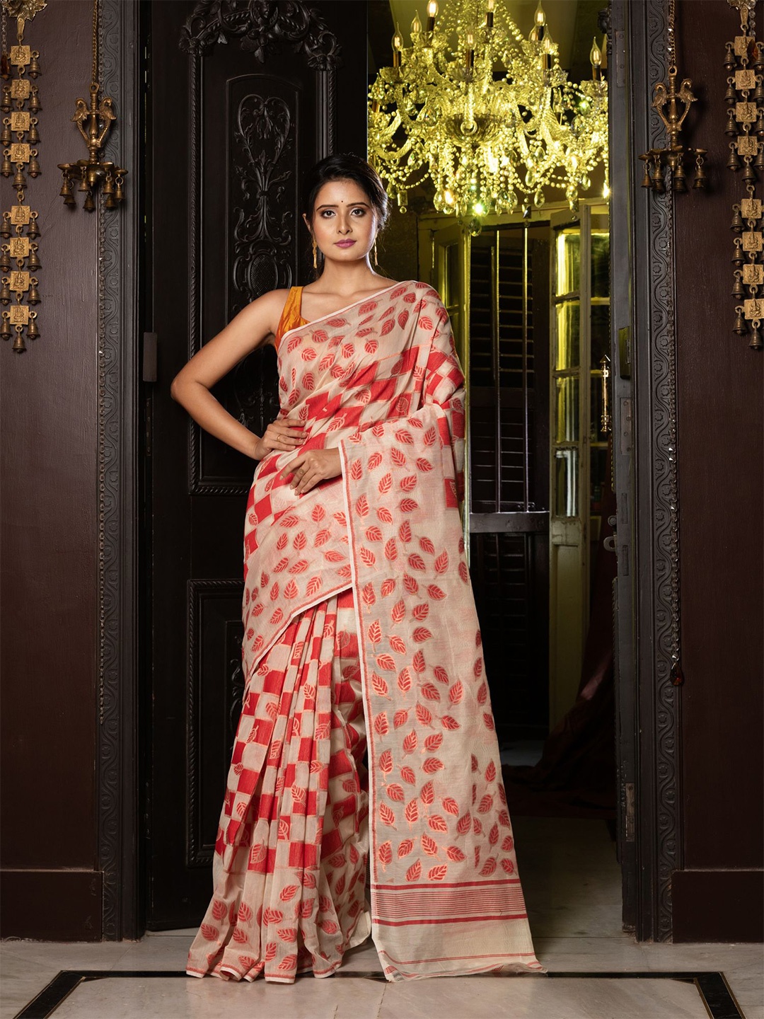 

Charukriti Cream-Coloured & Red Woven Design Silk Cotton Jamdani Saree