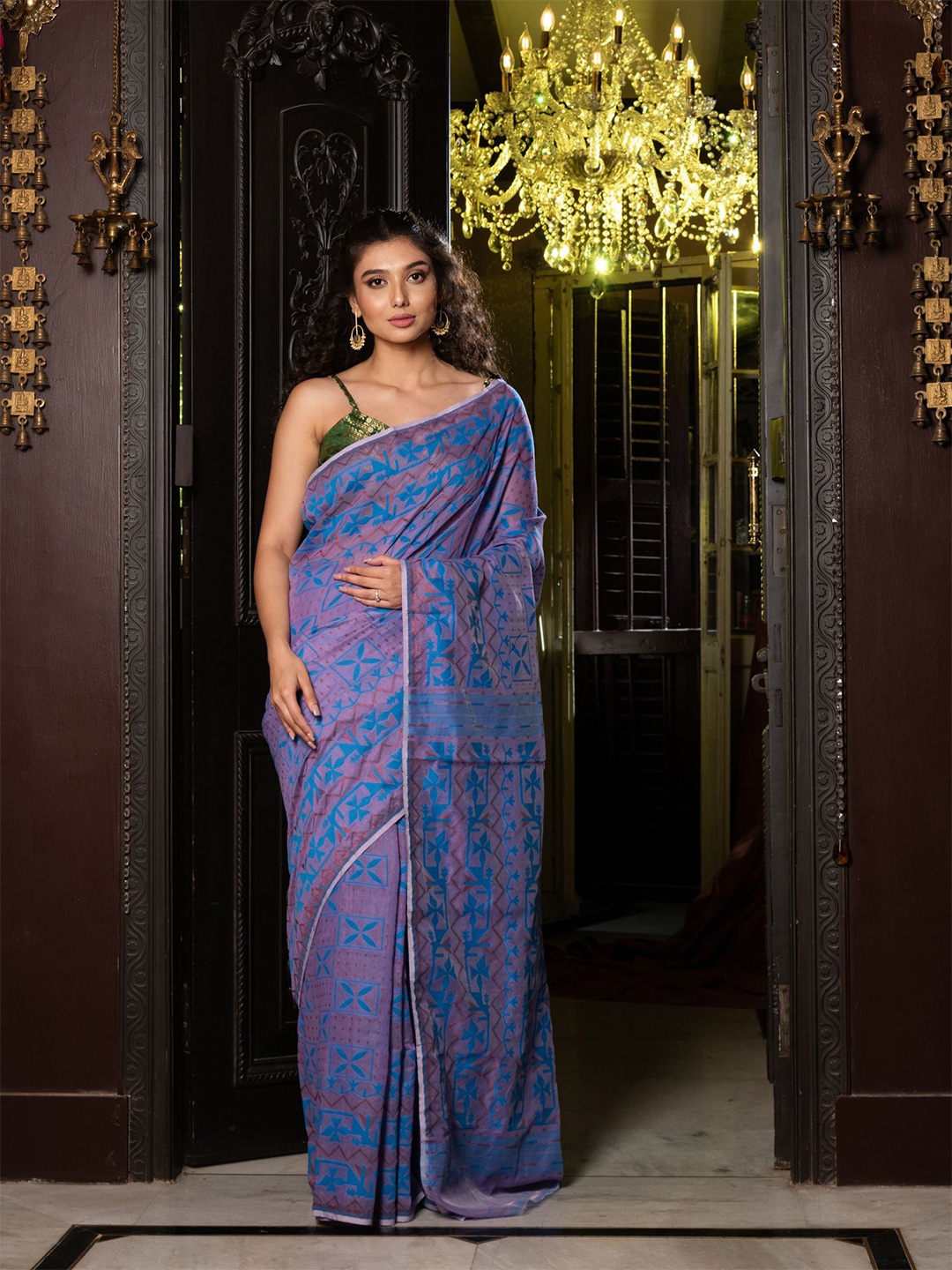 

Charukriti Blue & Gold-Toned Woven Design Silk Cotton Jamdani Saree