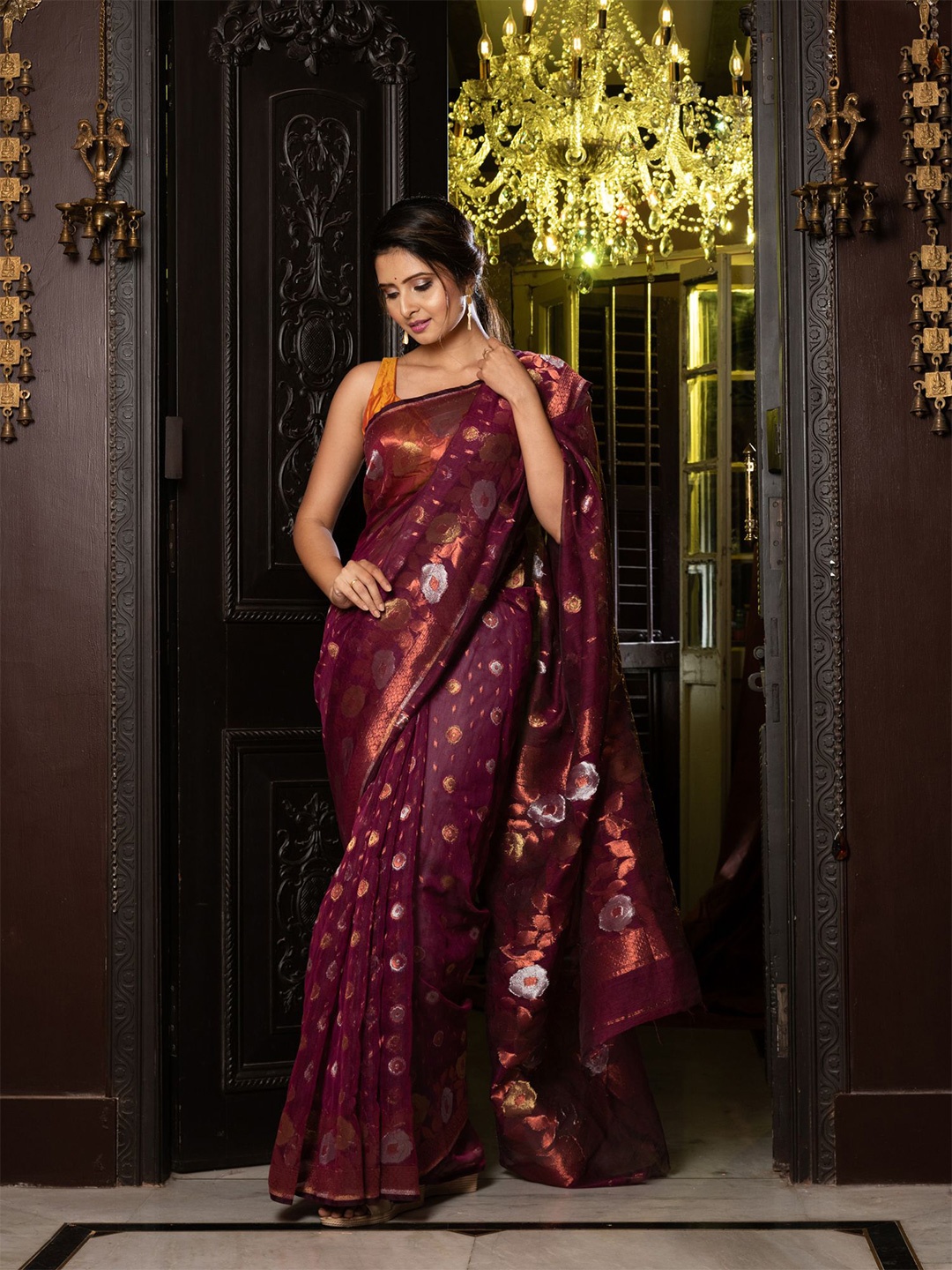 

Charukriti Magenta & Silver-Toned Woven Design Silk Cotton Jamdani Saree
