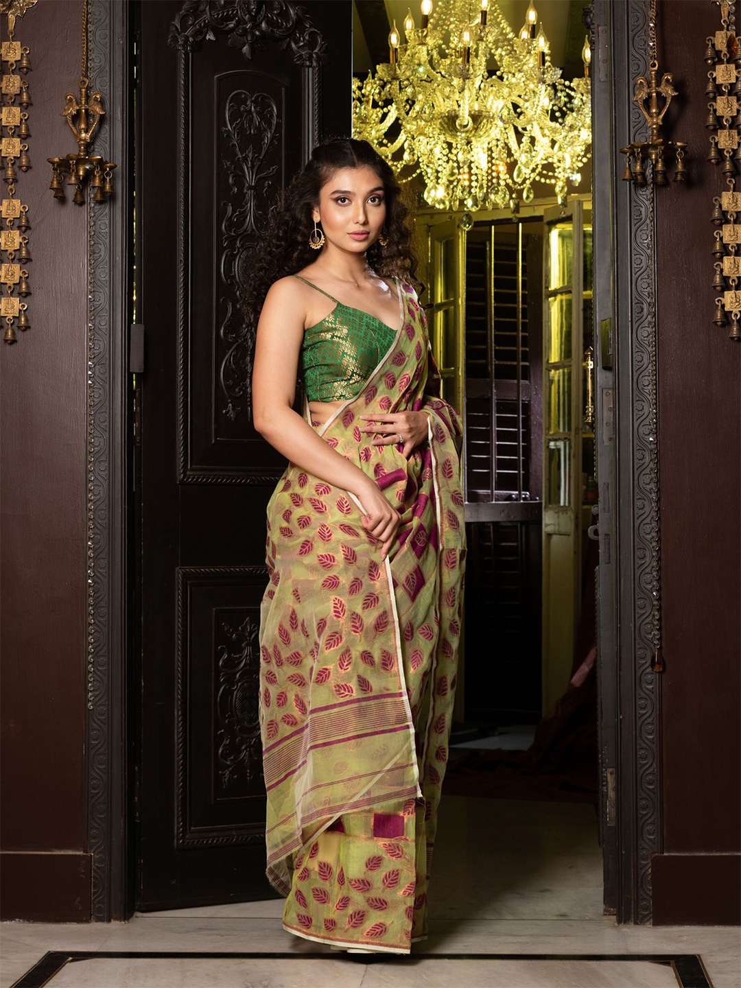 

Charukriti Green & Pink Woven Design Silk Cotton Jamdani Saree