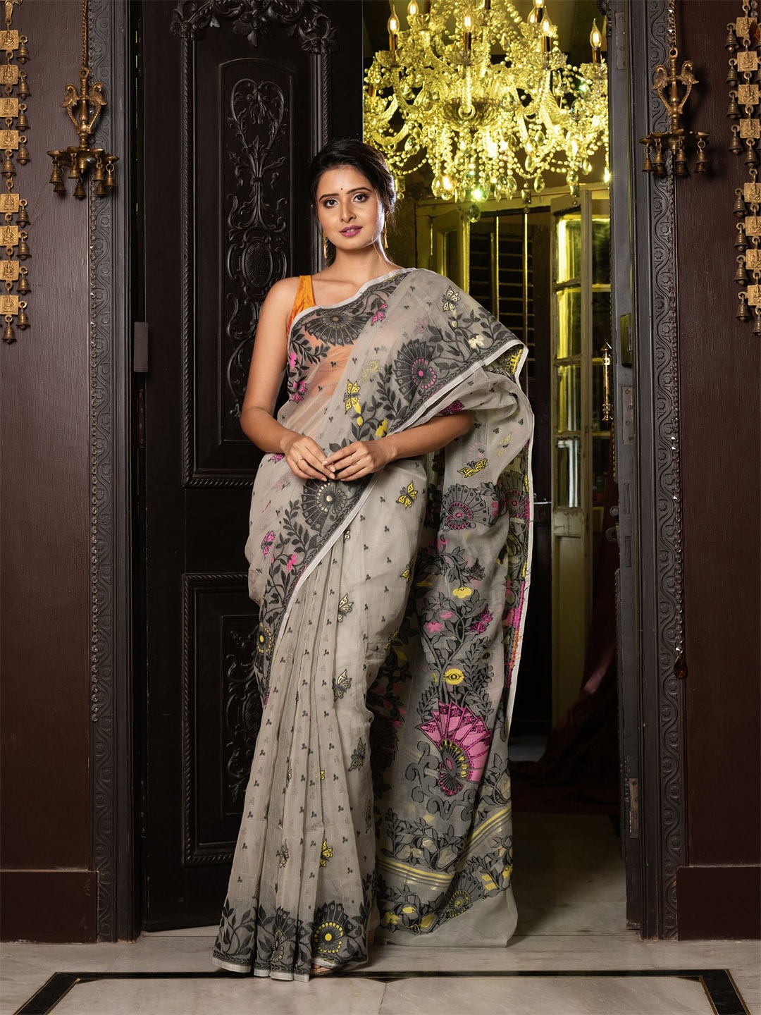 

Charukriti Off White & Black Floral Silk Cotton Jamdani Saree