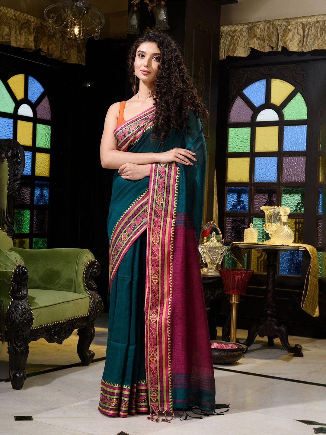 

Charukriti Green & Fuchsia Pure Cotton Saree