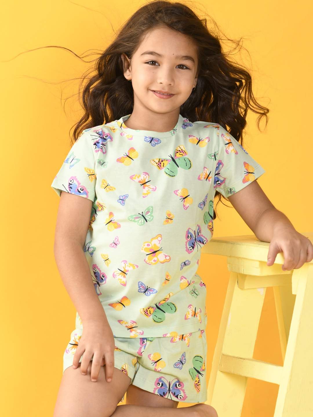 

Anthrilo Girls Green & Yellow Printed Night suit