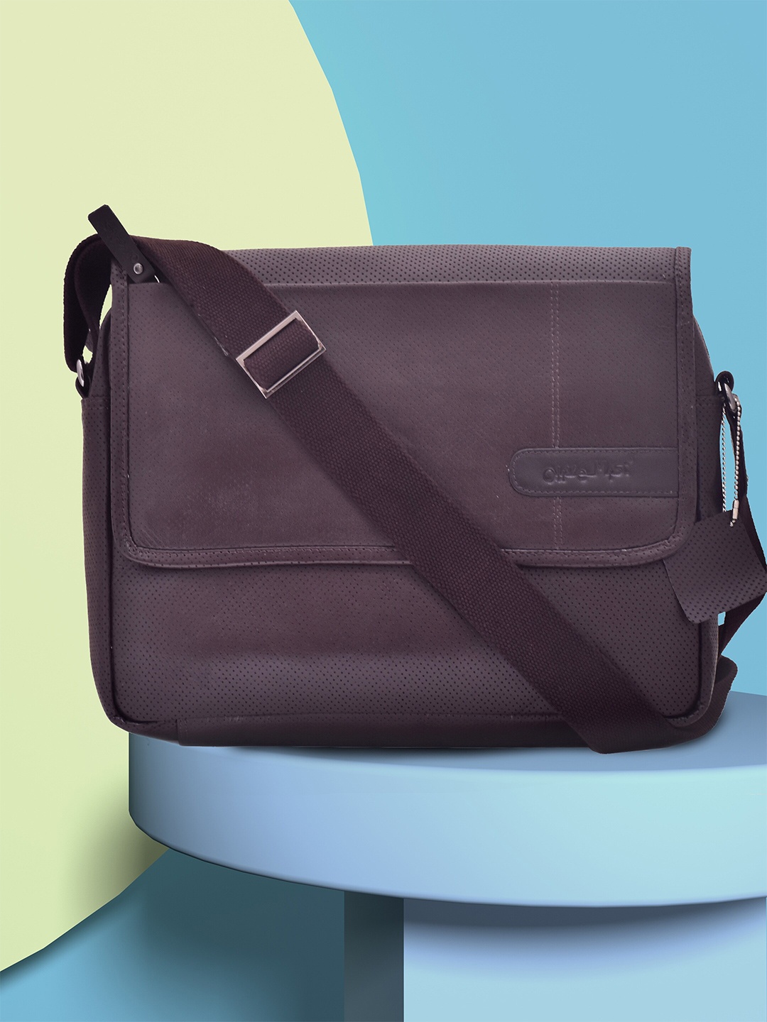 

OLIVE MIST Unisex Brown & Black Leather 14 Inch Laptop Bag