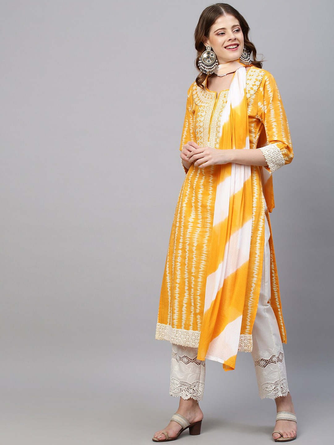 

FASHOR Yellow Tie- Dye Printed Pure Cotton Kurta with Trousers & Dupatta
