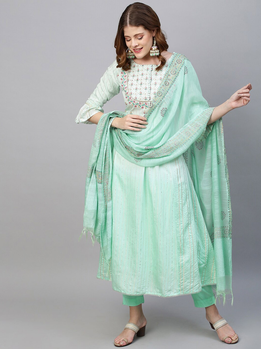 

FASHOR Women Green Paisley Yoke Embroidered Chanderi Silk Kurti with Trousers & Dupatta