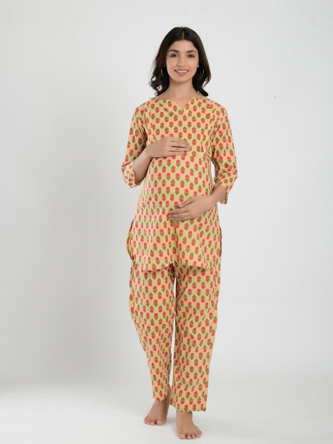 

CRAFIQA Women Cream-Coloured Printed Pure Cotton Maternity & Nursing Night Suit