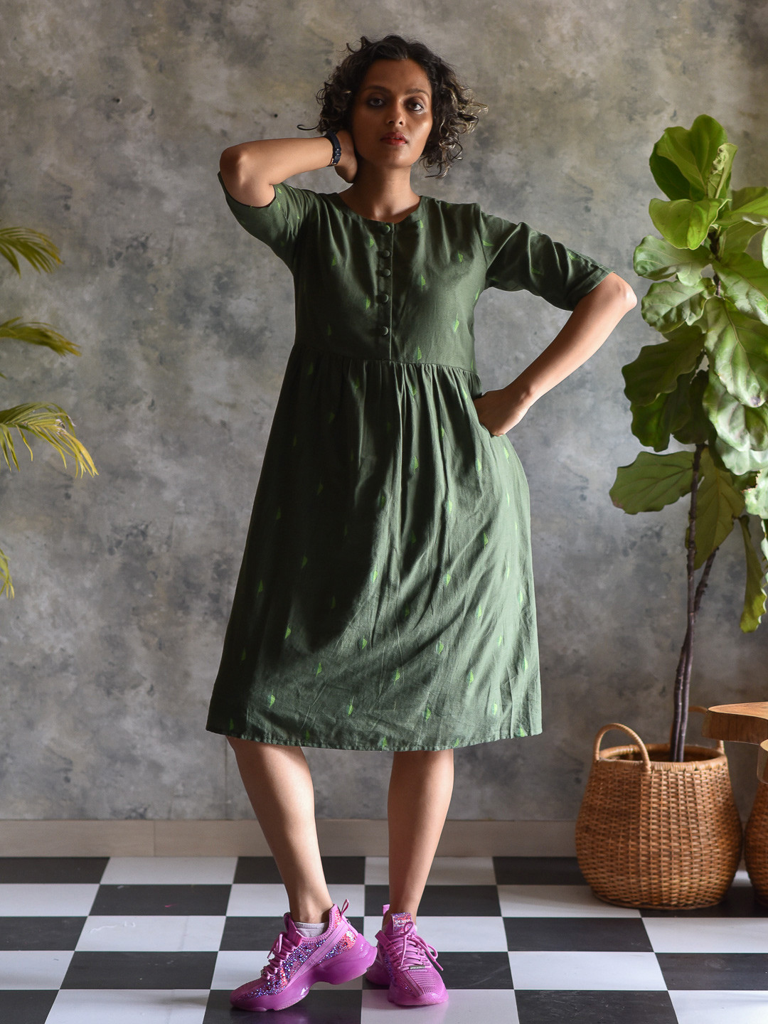 

Suta Olive Green Self Design Ethnic Dress