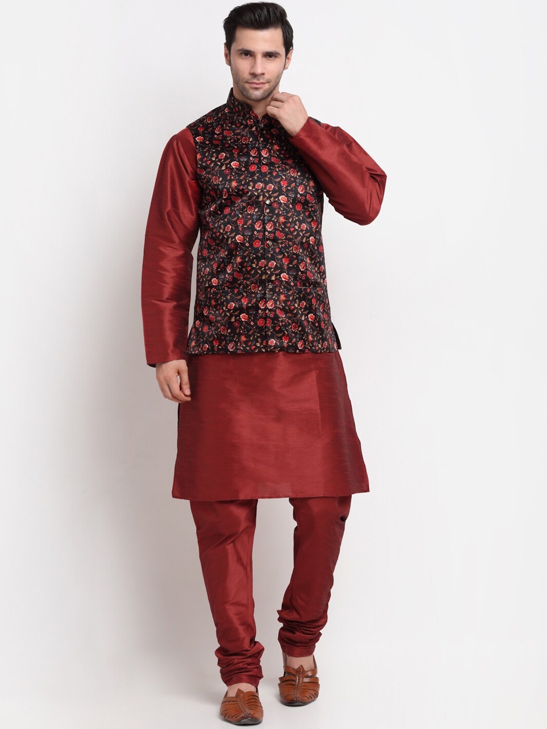 

KRAFT INDIA Men Kurta with Churidar & Printed Nehru Jacket, Maroon