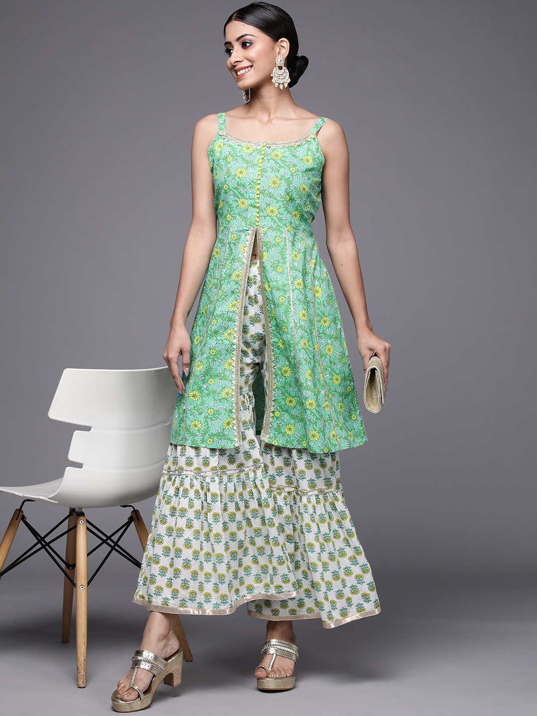 

Varanga Women Green Floral Printed Pure Cotton Kurti with Sharara