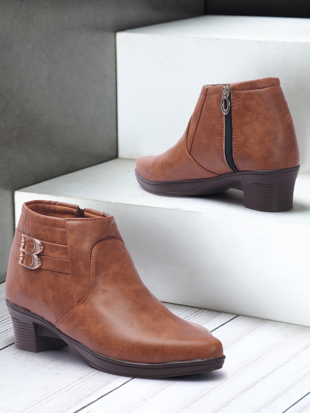 

FASHIMO Women Tan Zipper Block Boots