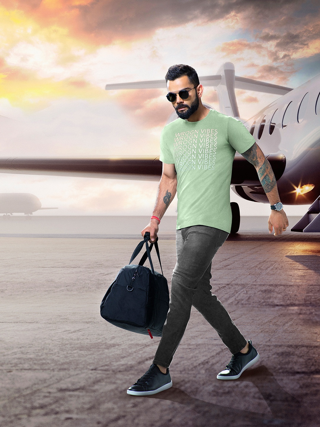 

WROGN Men Light Green Typography Printed Slim Fit T-shirt