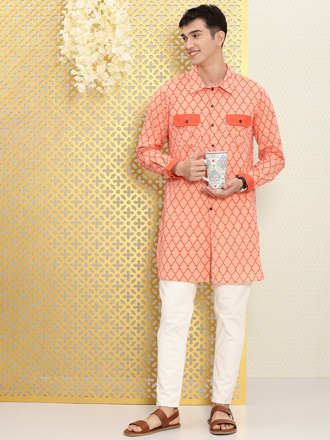 

Ode by House of Pataudi Men Peach-Coloured & Orange Printed Pathani Rozana Kurta