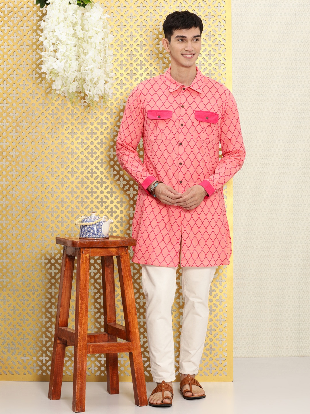 

Ode by House of Pataudi Men Pink Printed Kurta