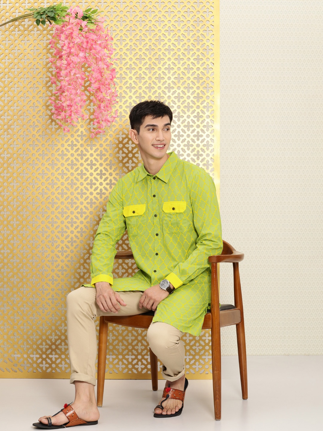 

Ode by House of Pataudi Men Green & Yellow Ethnic Motifs Printed Pathani Rozana Kurta