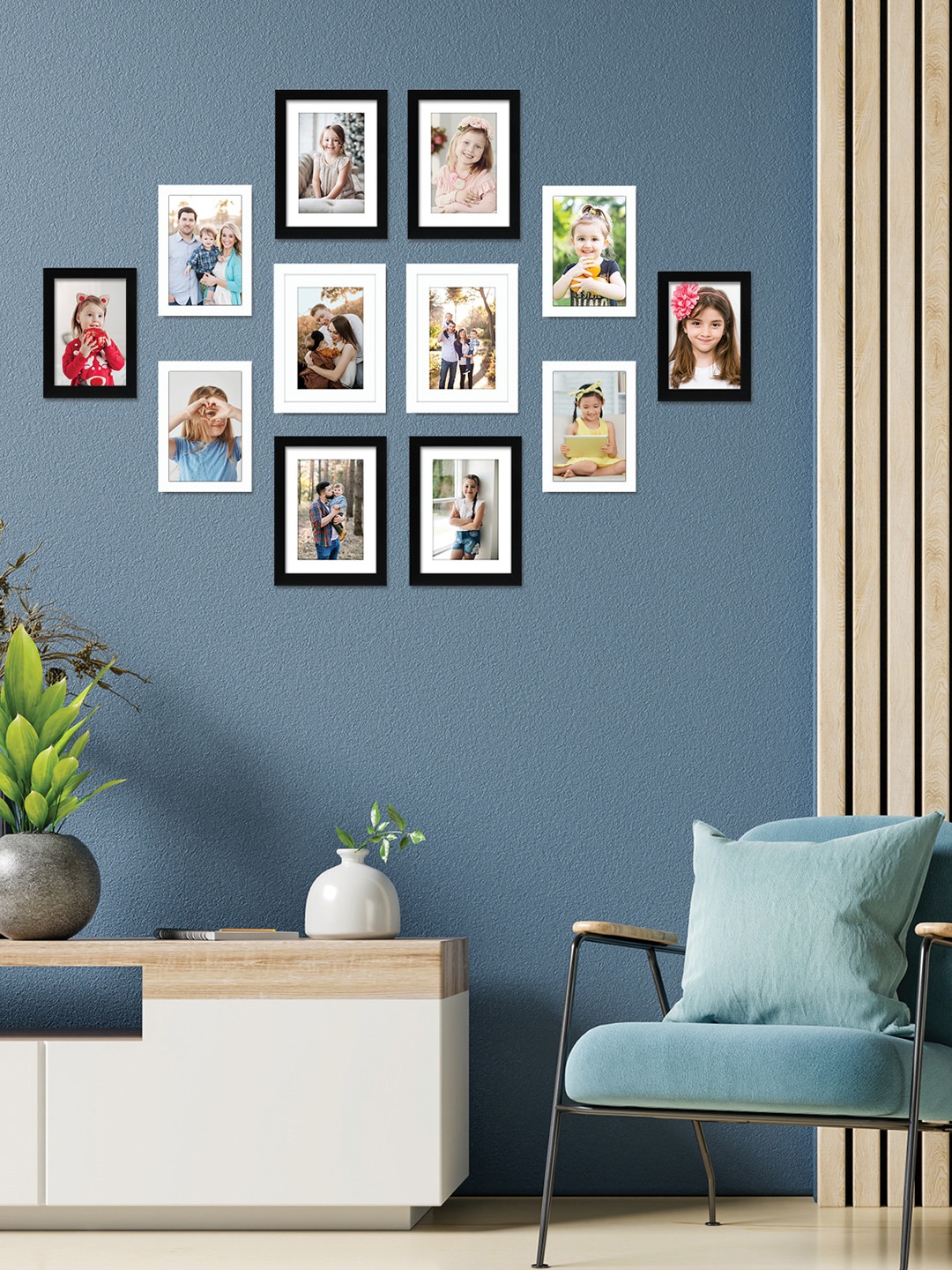 

RANDOM Set Of 12 Black & White Solid Individual Photo Frames