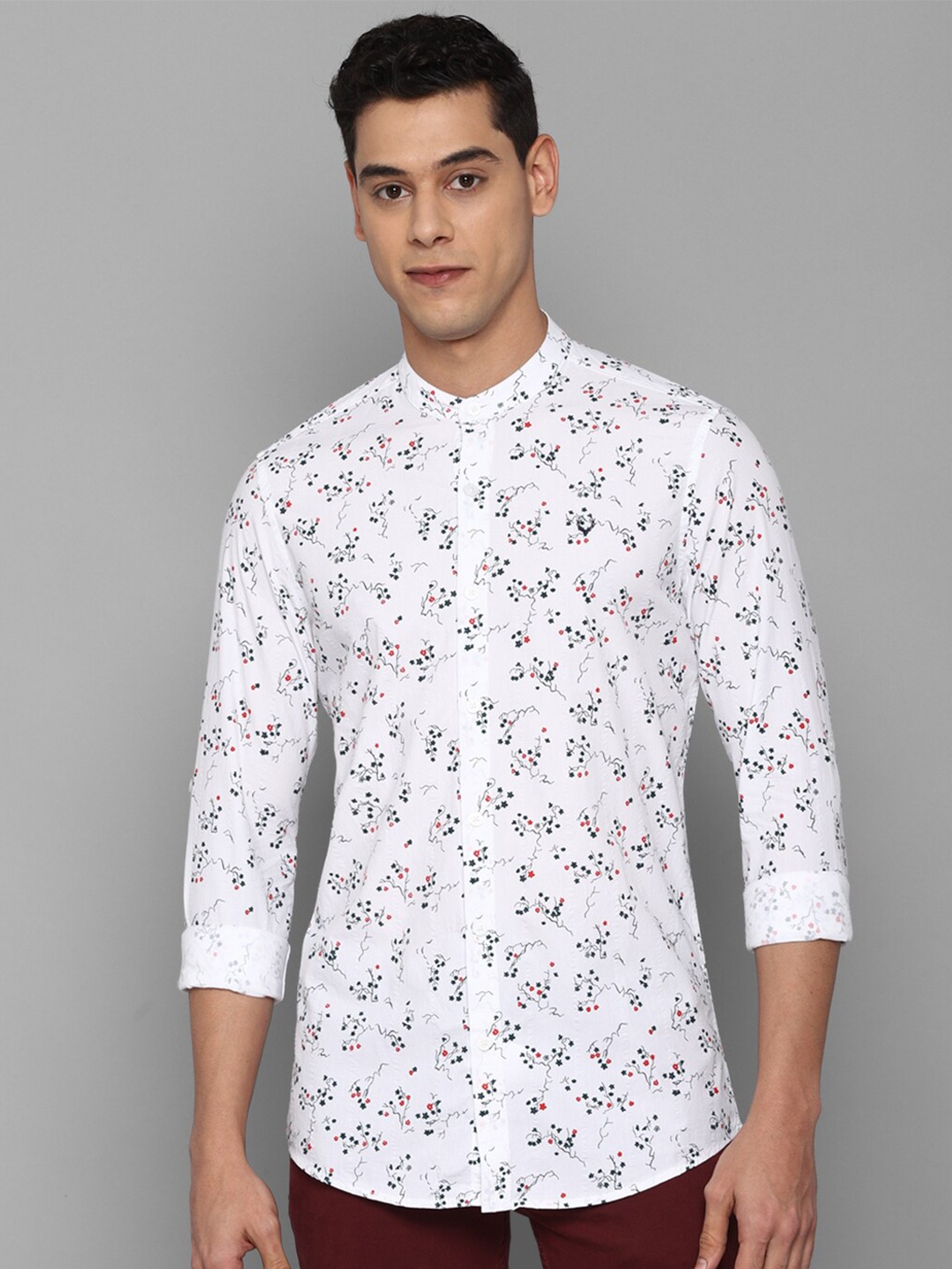 

Allen Solly Sport Men White Floral Printed Casual Shirt