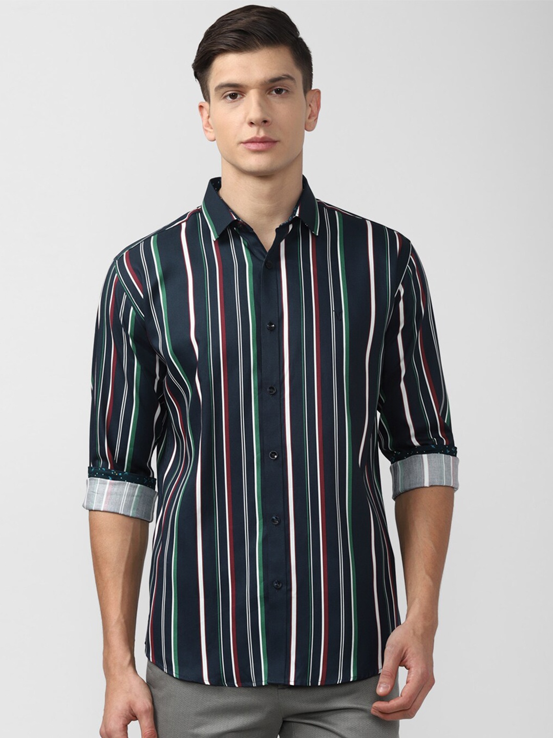 

V Dot Men Navy Blue & White Slim Fit Striped Casual Cotton Shirt