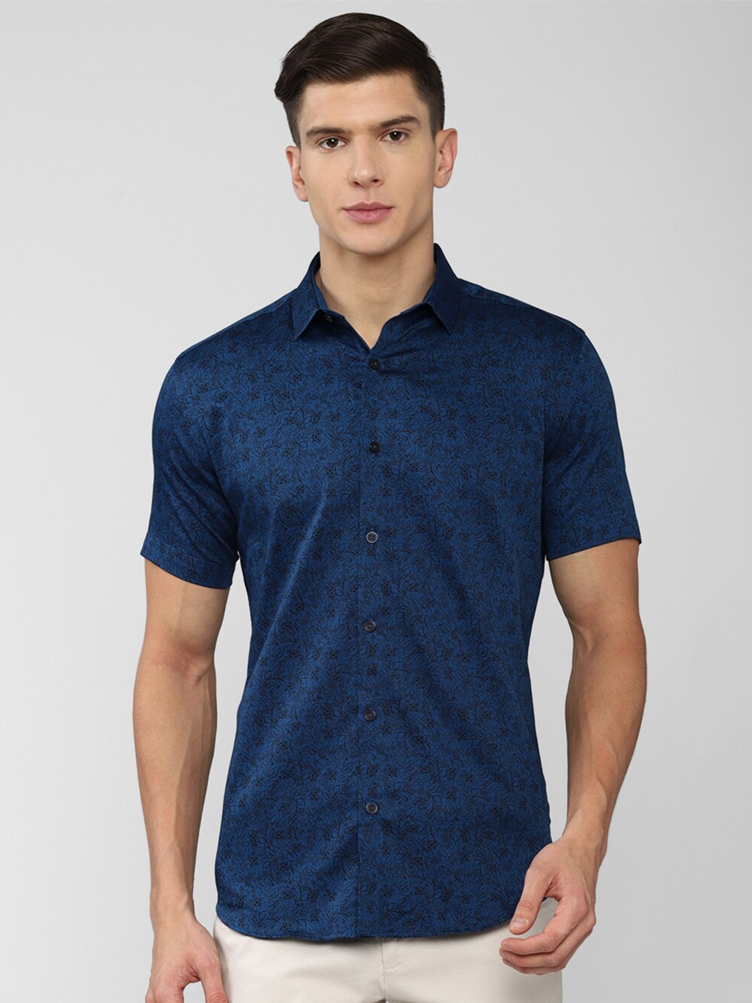

V Dot Men Navy Blue Slim Fit Floral Printed Pure Cotton Casual Shirt