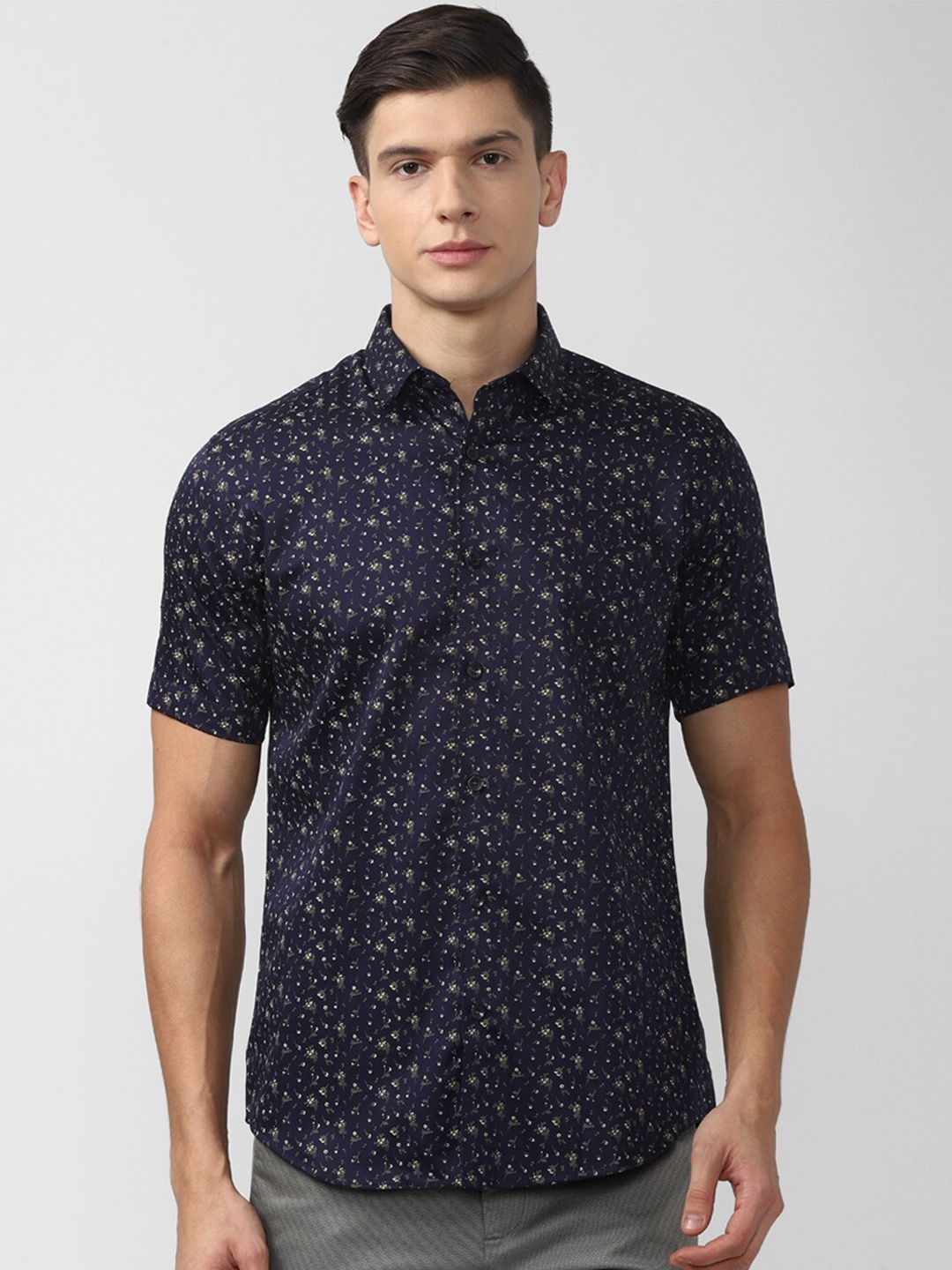 

V Dot Men Navy Blue Slim Fit Printed 100% Cotton Casual Shirt