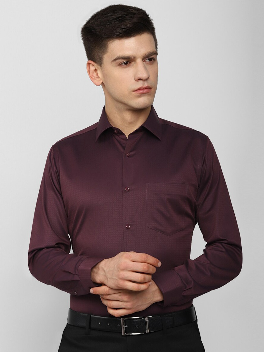 

Van Heusen Men Maroon Formal Shirt