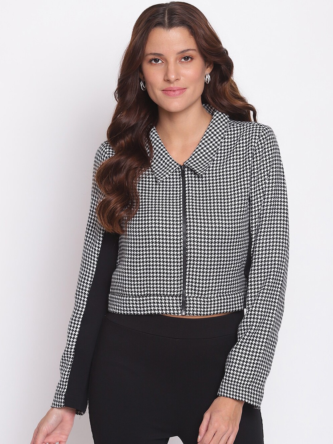 

Latin Quarters Women Black Checked Crop Tailored Jacket