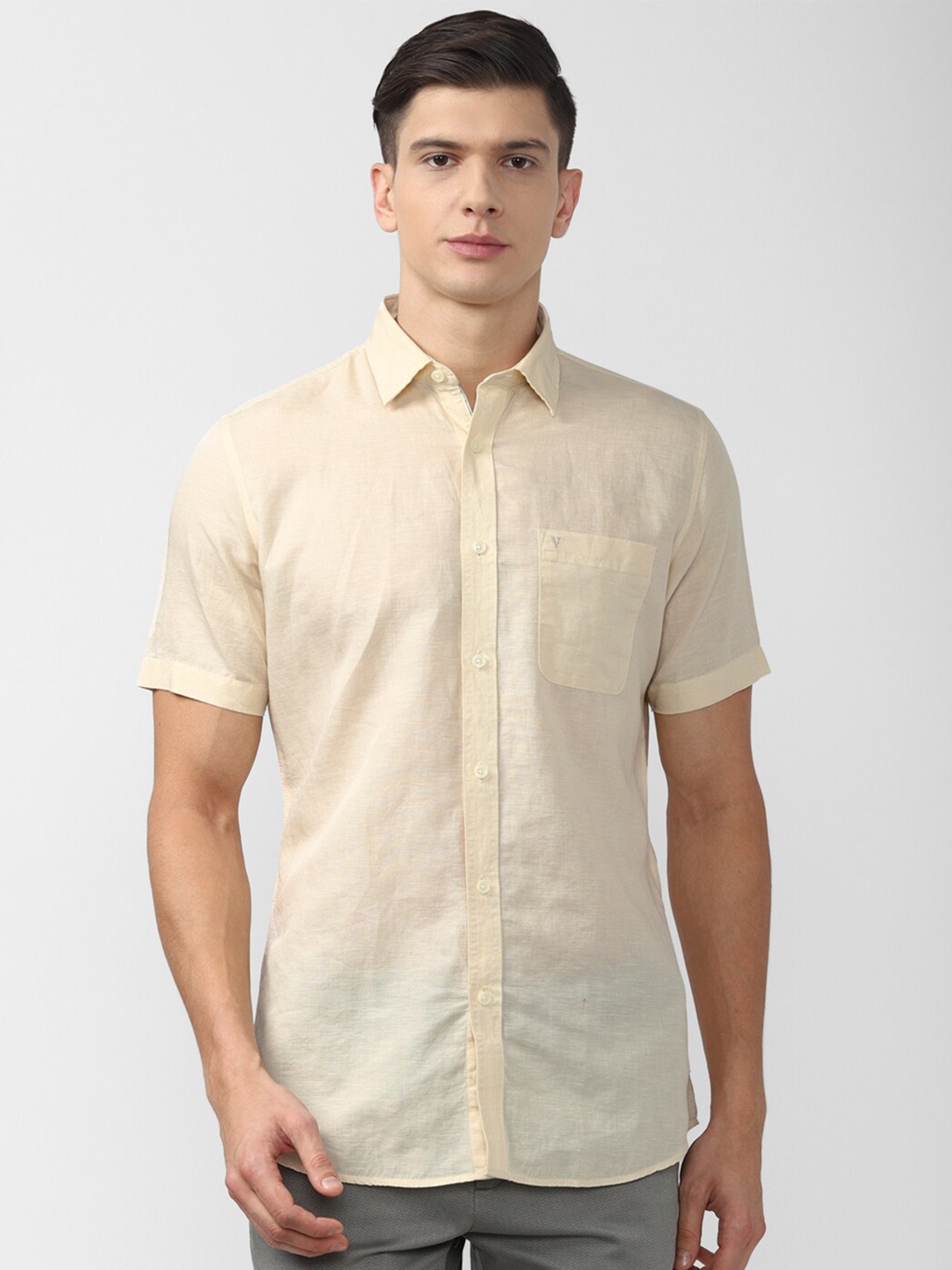 

Van Heusen Sport Men Cream-Coloured Slim Fit Casual Shirt